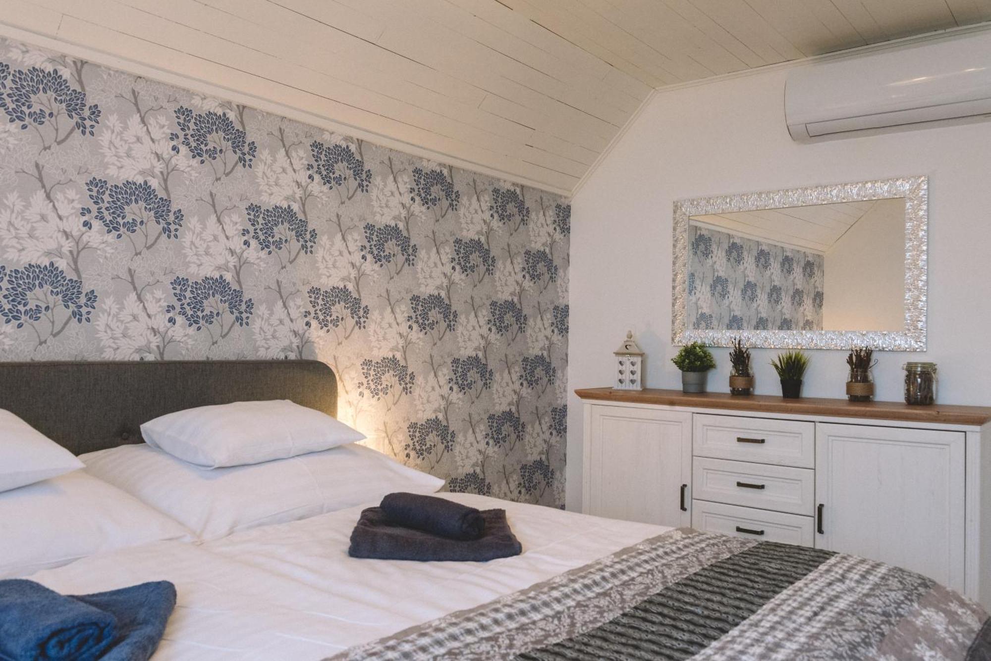 Panorama Apartmanhaz Badacsonytomaj Exteriör bild